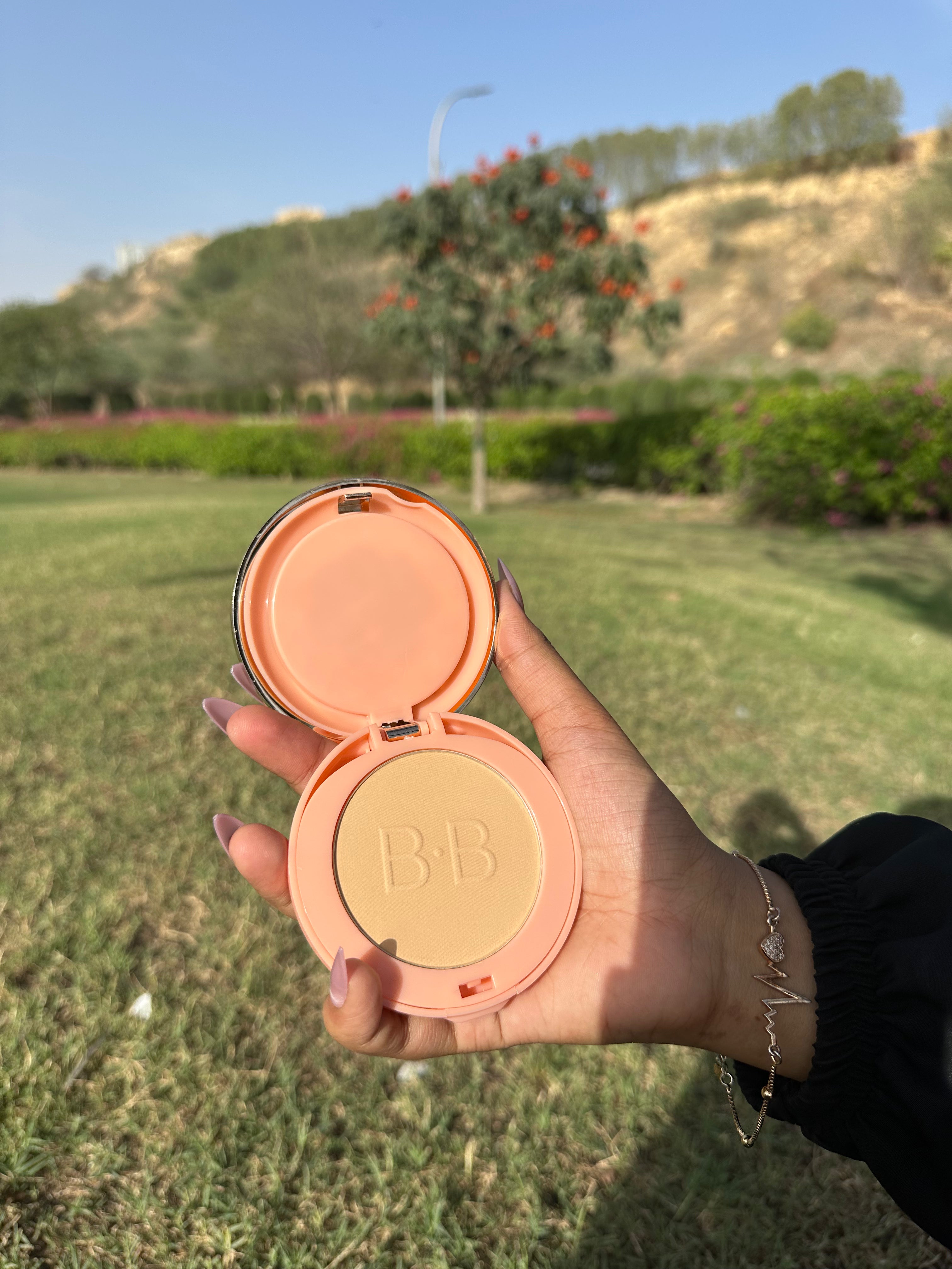 Romantic May’s BB Double Face Powder