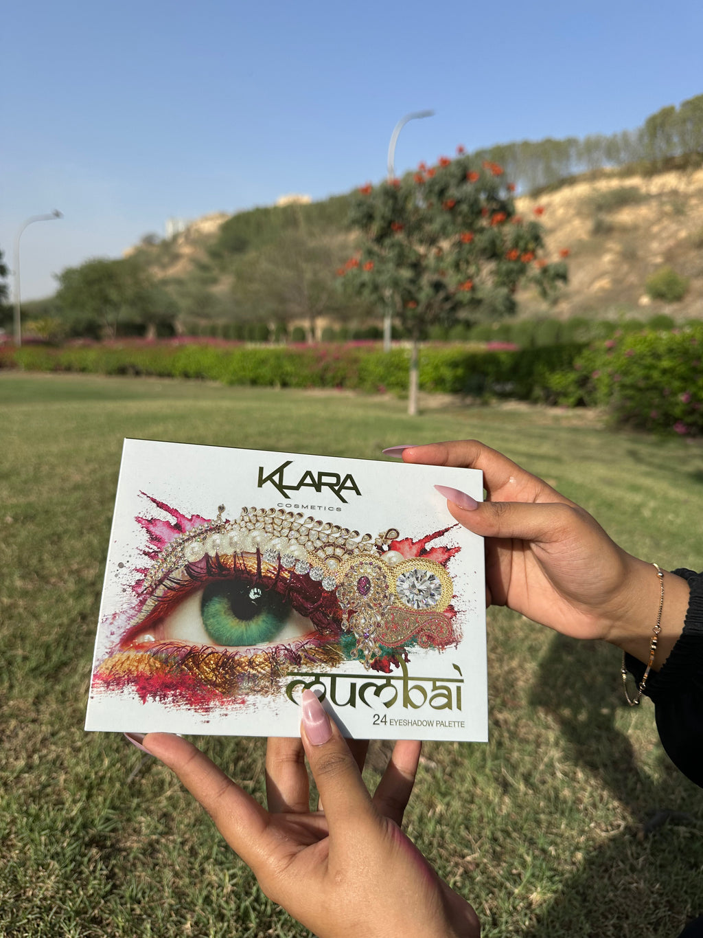 Klara Cosmetics Mumbai Eyeshadow Palette – 24 Shades